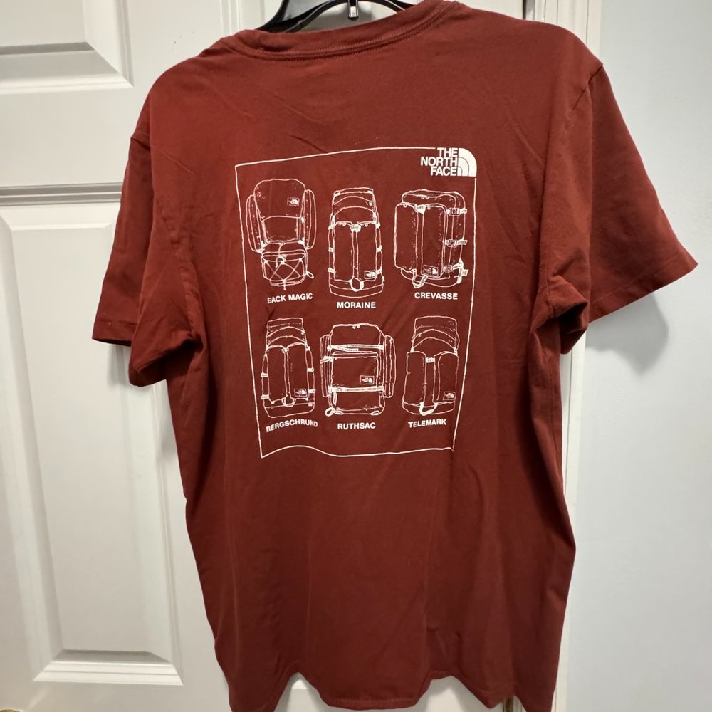THe north face size m burgundy red short sleeve backpack tee shirt